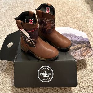 Rocky Wellington kids water resistant boots size 4 youth